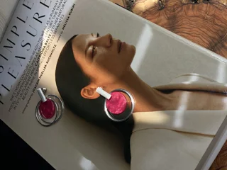 گوشواره حلقه ای با اویز رزین