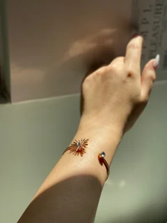 بنگل خورشید با نگین زیرکنیا